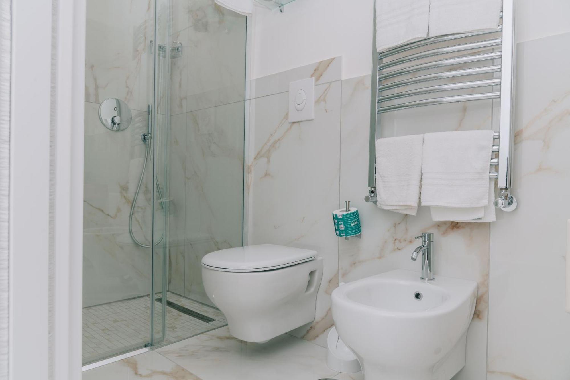 Frontemare Suite Castellammare di Stabia Bilik gambar